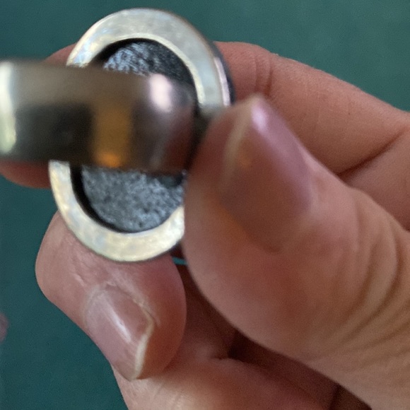 Size 6 I believe this ring was created by someone no marks Vintage A Fun Ring! - Picture 4 of 9